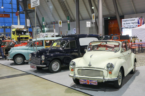 Morris Minor in verschiedenen Ausführungen auf dem Clubstand - Retro Classics Stuttgart 2023