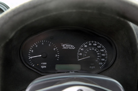 Mosler MT900 (2005) - Tacho bis über 330 km/h