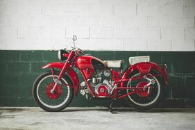 Moto Guzzi Airone Sport 250 cm3 (1953) - angeboten als Lot 238 an der Artcurial Monaco Versteigerung am 19. Juli 2021