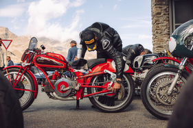 Moto Guzzi, BMW, Ducati, ... neben 50 Fahrzeugen nahmen auch mehr als 30 klassiche Motorräder teil – Bernina Gran Turismo 2025