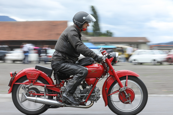 Moto Guzzi auf der Heimreise - Oldtimer Sunday Morning Treffen Zug am 6. August 2023