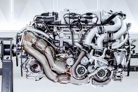 Motor des Bugatti Chriron Profilée (2022) - als Lot 177 angeboten an der RM/Sotheby's Versteigerung von Paris am 1. Februar 2023