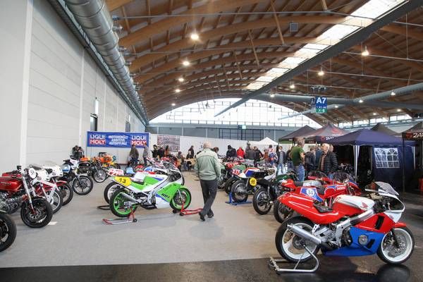 Motorrad-Aufgebot für die Demofahrten - Motorworld Classics Bodensee 2022