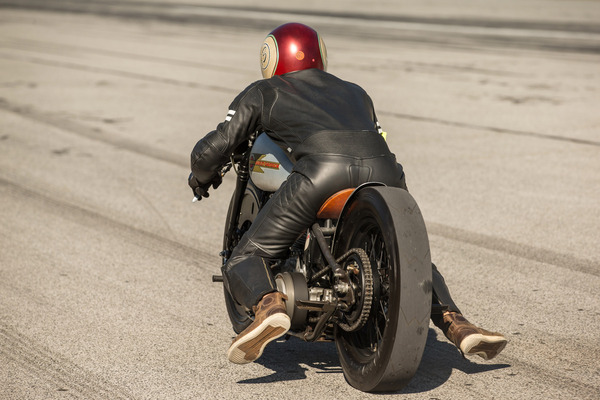 Motorrad mit Siebenmeilenstiefel - Kilomètre Lancé 2023