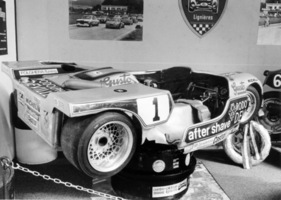 Motorradgespann von Biland, das eher einem dreirädrigen Lola-Sportwagen ähnelt - Genfer Automobilsalon 1979