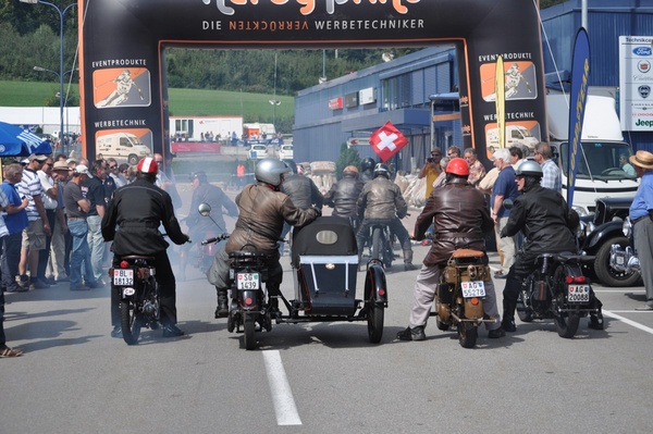 Motorräder am Start