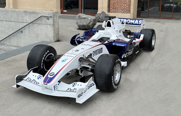 Motorworld München - Formula 1 racing car of the BMW Sauber F1 team from the 2007 season