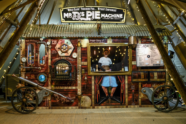 Mr. D's Pie Machine - Impressionen vom Goodwood Members' Meeting 2017