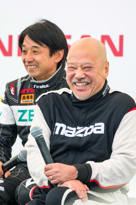 Bild "Mr. Le Mans" aus Japan Yojiro Terada (rechts) und "Kamikaze-Ukyo" namens Ukyo Katayama (links)