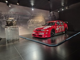 Museo Storico Alfa Romeo Arese – Alfa Romeo 155 V6 TI DTM (1992) – Erfolgreich auf dem Heimatboden der Konkurrenz