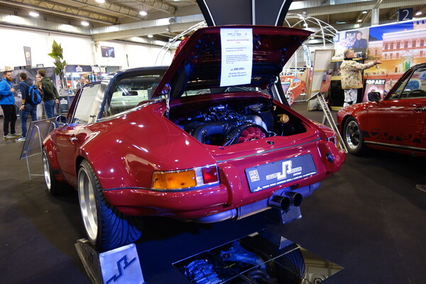 Muss das sein? Umbau eines Porsche 911 auf ältere Optik bei JB ab 280'000 € – Essen Motor Show 2023