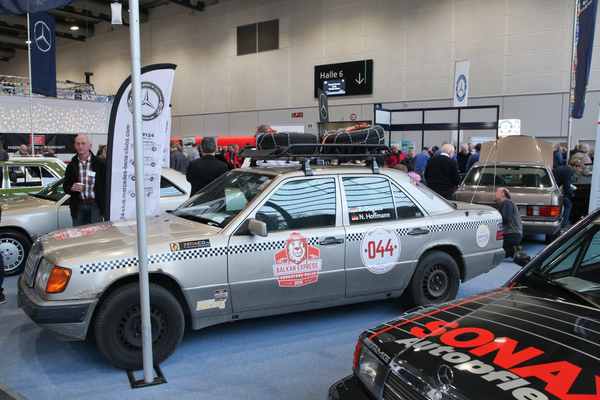 Muss ja nicht immer alles glänzen, wie dieser Mercedes-Benz W124 zeigt - Bremen Classic Motorshow 2019