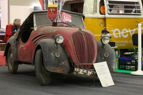 NSU-Fiat 500 A Spider (1938) - unrestaurierter Wagen, wie ihn einst Heinz Rühmann im Film "Die Drei von de r Tankstelle" benutzte (Retro Classics Bavaria 2017 in Nürnberg)