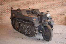 NSU HK 101 (SdKfz 2) "Kettenrad" (1942) - als Lot 003 an der Artcurial-Versteigerung anlässlich der Rétromobile in Paris 2018 NSU HK 101 (SdKfz 2) "Kettenrad" (1942) - als Lot 003 an der Artcurial-Versteigerung anlässlich der Rétromobile in Paris 2018