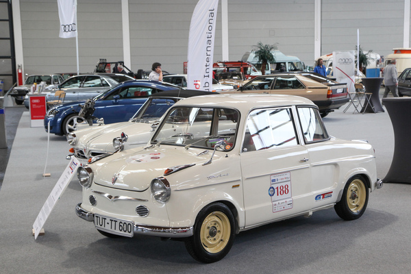 NSU Prinz 2 30 (1958) - mit Zweizylinder-Viertaktmotor auf dem Clubstand - Motorworld Classics Bodensee 2022