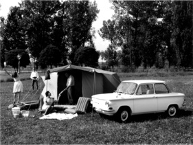 NSU Prinz 4 (1961) - ob dies wirklich alles im Kofferraum des Prinzen Platz hatte?