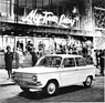 NSU Prinz 4 (1964) - macht sich auch vor dem Theater hervorragend
