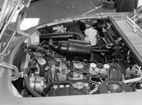 NSU Ro 80 (1967) - 115 DIN-PS leistet der Zweischeibenwankelmotor im NSU - Genfer Autosalon 1968