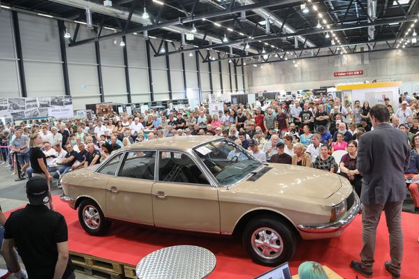 NSU Ro 80 (1972) - als Lot 04 an der Swiss Classic World Versteigerung der Oldtimer Galerie Toffen in Luzern am 3. Juni 2023