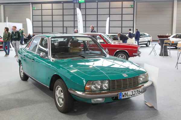 NSU Ro 80 (1973) - mit Wankelmotor und in der schönen Farbe Bermudagrün - Motorworld Classics Bodensee 2022