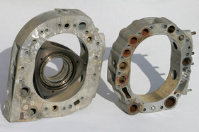 NSU Ro 80 und Citroën GS Birotor - Unterschiede im Detail - links NSU Wankelmotor, rechts Citroën-Motor