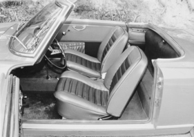 NSU Spider (1965) – farblich auf die Karosserie abgestimmte Kübelsitze