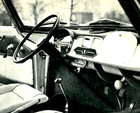 NSU Sport Prinz (1960) - Aufgeräumt wirkt das Armaturenbrett, rassig der sportliche Schaltknüppel