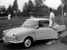 NSU Sport Prinz (1960) - auf dem Tennisplatz (1960)
