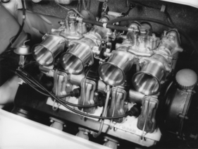 NSU TT (1966) - eindrückliche Vergaserfabrik mit offenem Ansaugtrakt