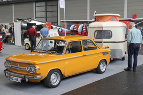 NSU TT (1971) - mit 1,3-Liter-Motor 85 PS stark und 170 km/h schnell - einen Wohnwagen werden nur die wenigsten gezogen haben - Klassikwelt Bodensee 2023