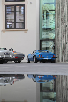 After the work is done - classic cars like the Dino 246 GTS parked in the courtyard of the Grand Hotel Dolder - Auction of the classic car gallery at the Dolder Grand Hotel 2017
