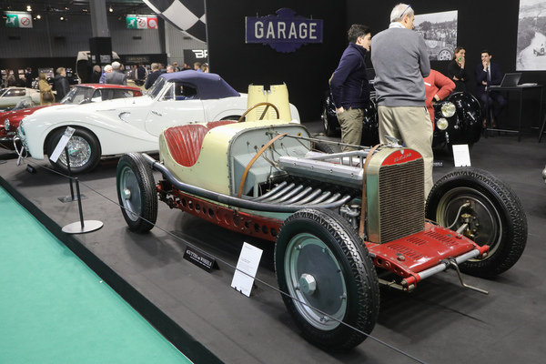 Nacional Pescara 3 Litres Compétition (1931) - Achtzylindermotor mit zwei obenliegenden Nockenwellen, Renngeschichte, gesehen bei Aguttes - Rétromobile Paris 2024