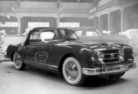 Nash Healey (1952) - von Pininfarina eingekleidetes, ausserordentlich elegantes Cabriolet, nach vielen Jahren der erste offene Sportwagen amerikanischer Herkunft