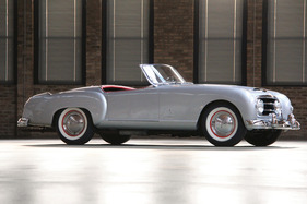 Nash-Healey Roadster (1952) - durch Pinin Farina gestalteter Sportwagen - als Lot 106 versteigert durch RM Auctions an der Amelia Island Versteigerung am 9. März 2013