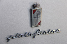 Nash-Healey Roadster (1952) - durch Pinin Farina gestalteter Sportwagen - als Lot 106 versteigert durch RM Auctions an der Amelia Island Versteigerung am 9. März 2013