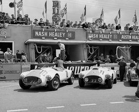 Nash-Healey Sport (1953) in Le Mans 1953 - Nash-Healey Sport am Start der 24 Stunden von Le Mans 1953