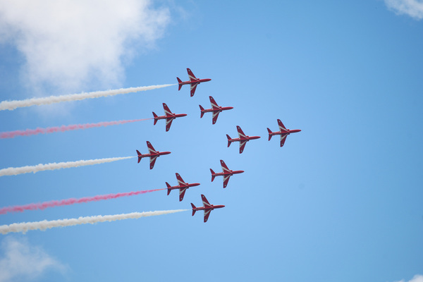 Natürlich dürfen auch Flugdemonstrationen nicht fehlen - Goodwood Festival of Speed 2016