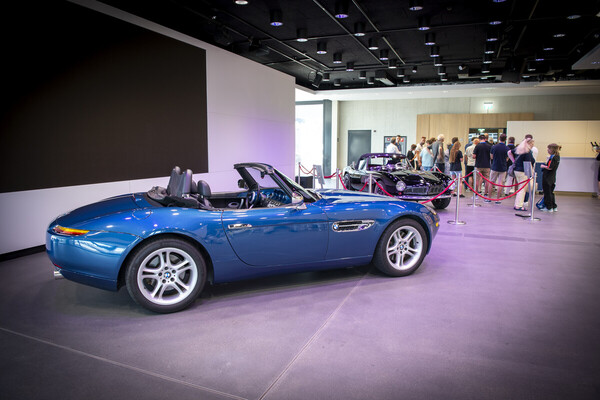 Bild: Neuinterpretation und Vorbild: BMW Z8 und 507 – "Wheels & Weisswürscht" Dielsdorf
