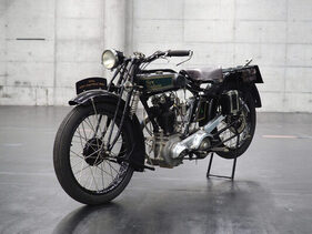 New Hudson Super Vitesse (1926) - als Lot 066 an der Humer und Granner Classic Expo Salzburg Versteigerung 2024