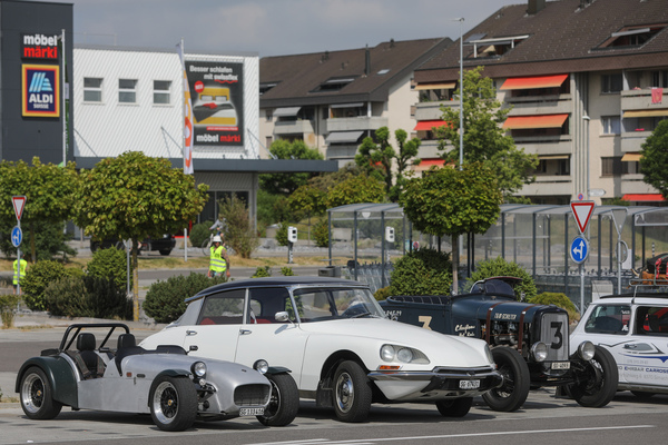 Nicht nur Kunststoffautos, sondern auch Oldtimer mit Blech waren willkommen - Fantastic Plastic in Rickenbach 2023