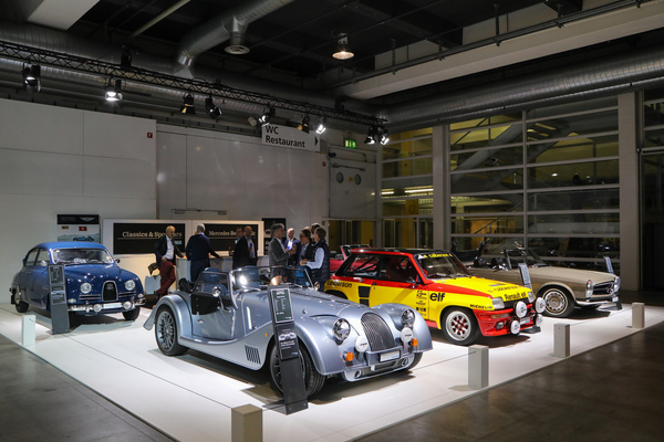 Nicht nur Mercedes auf dem Stand der Kestenholz Classics & Sportscars - Auto Zürich 2022
