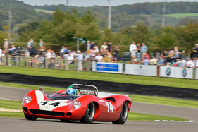 Nick Padmore im Lola T70 Spyder gewann die Whitsun Trophy - Goodwood Revival 2015