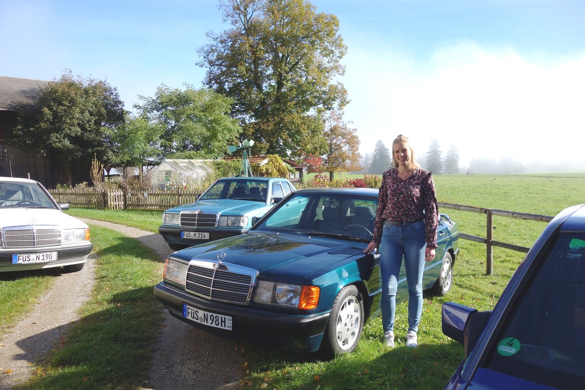 Nina Müller mit ihrem seltenen Mercedes-Benz 190 E 1.8 Avantgarde Primavera (1993)