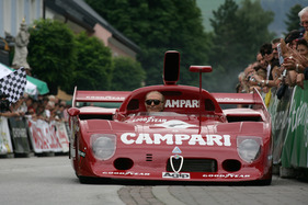 Nino Vaccarella gewann zusammen mit Arturo Merzario die Targa Florio 1975 mit diesem Alfa Romeo T33/TT/12 (Aufnahme wurde während der Ennstal-Classics 2008 gemacht)