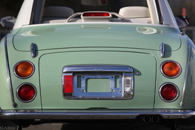 Nissan Figaro (1991) - Verdeckkasten mit aussenliegenden Scharnieren