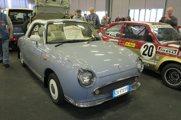 Nissan Figaro - sieht älter aus, als er ist (1990) - Eindrücke von der Messe “Auto e Moto d’epoca” in Padua 2013