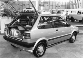 Nissan Micra (1983) - einzeln umklappbare Rücksitze schaffen Variabilität - am Genfer Automobilsalon von 1983