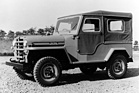 Nissan Patrol 4W61 (1956) – verbesserte Ausführung mit eigenständiger Front und 95 HP starkem 3,7-Liter-Motor