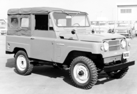 Nissan Patrol L60 (1971) – Version mit Stoffdach, kurzem Radstand und Linkslenkung