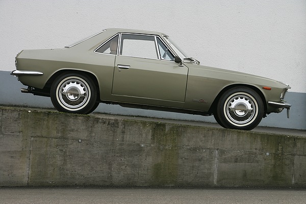 Nissan Silvia Coupé (1966) - Der Radstand ist nur 20 cm länger als der des Ur-Minis